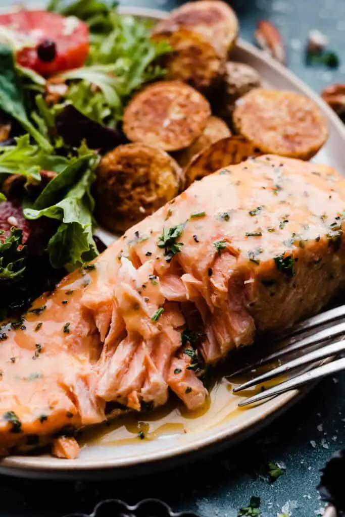 One-Pan Delight: Creamy Baked Salmon & Potatoes