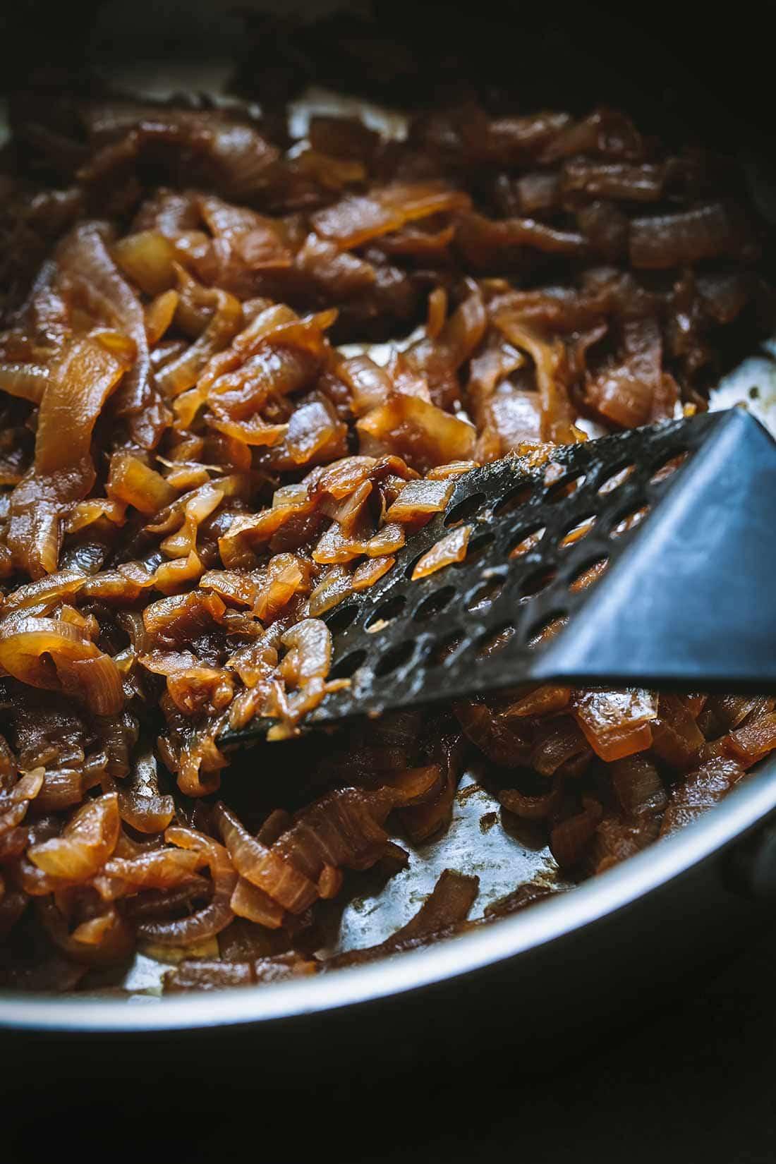 Efficient Guide to Quick Caramelized Onions