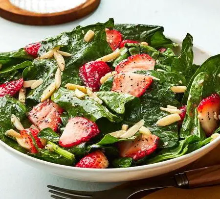 Creamy Poppy Seed Dressing: Perfect Pairing for Kale Apple Salad