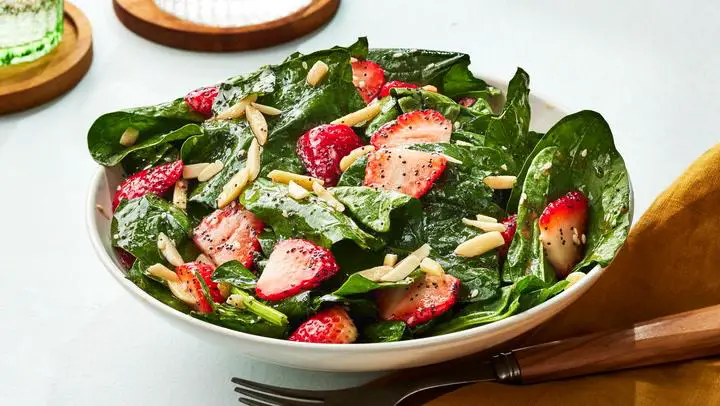 Creamy Poppy Seed Dressing: Perfect Pairing for Kale Apple Salad