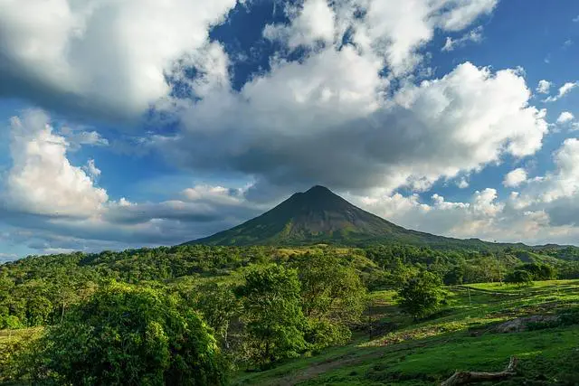 Costa Rica’s Top Street Food Delights: Simple Recipes to Master